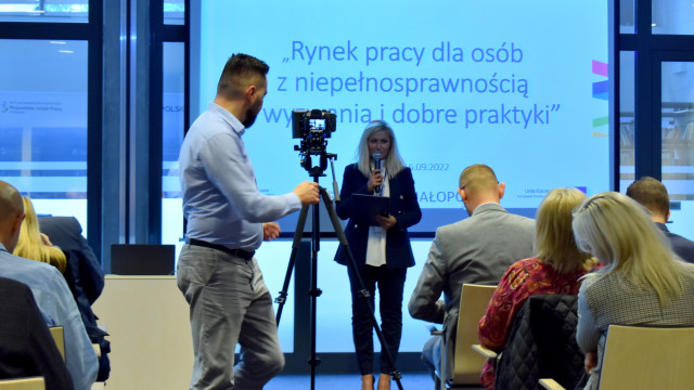 Niepełnosprawni na rynku pracy. Konferencja z udziałem władz Powiatu