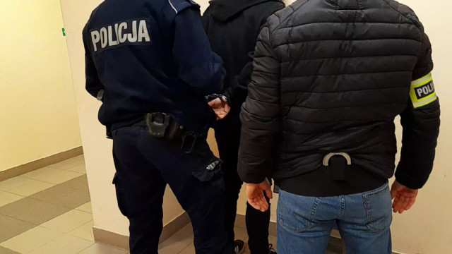 Nietrzeźwy mężczyzna z Osieka zatrzymany za przemoc domową i znieważenie policjantów