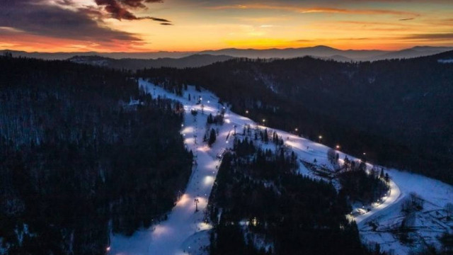 Nocna jazda to hit stacji narciarskiej Czarny Groń [ZDJĘCIA] [VIDEO]
