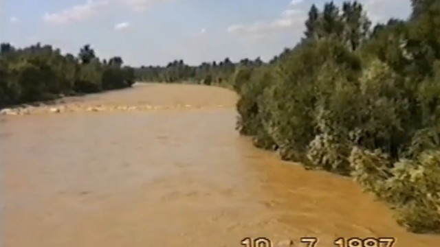 NOWA WIEŚĆ. Archiwalny film z powodzi 1997