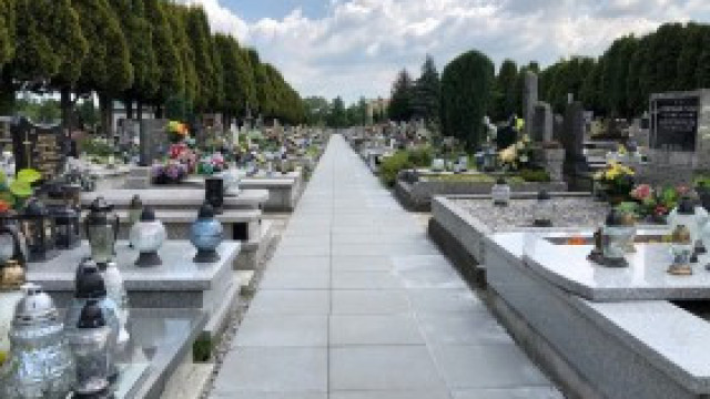 Nowe alejki na cmentarzach
