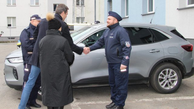 Nowe radiowozy dla policji w Oświęcimiu, Kętach i Zatorze – FOTO