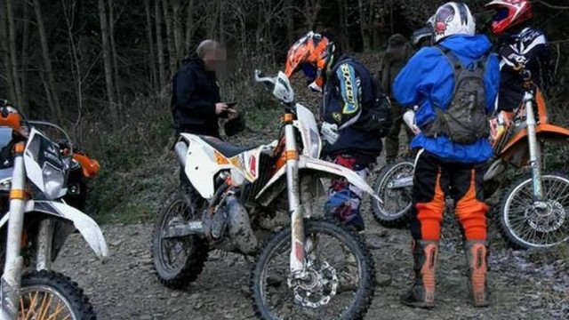 Nożownik zaatakował motocyklistę w lesie pod Andrychowiem