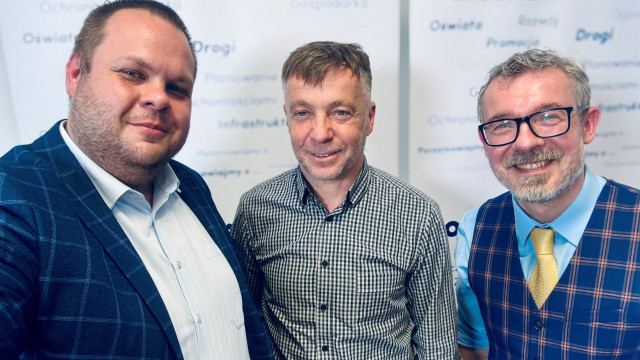 O polityce i wyborach, newsach i kosztach budowy lodowiska oraz sprzedaży budynku SOSW na Starym Mieście
