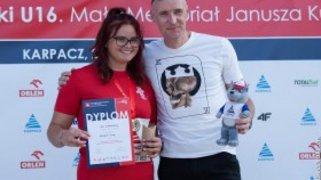 Olbrzymi sukces kęckiej lekkoatletyki - JULIA MICHAŁOWSKA DWUKROTNĄ MISTRZYNIĄ POLSKI!