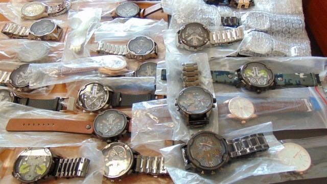 OŚWIĘCIM. 20-latek handlował podróbkami markowych zegarków