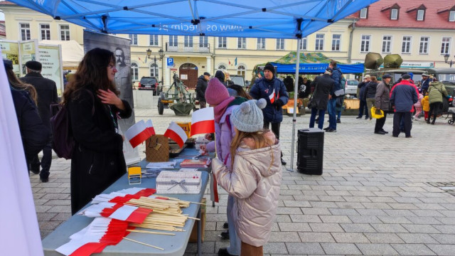 Oświęcim. Biało-czerwona parada przeszła ulicami miasta w 106. rocznicę odzyskania przez Polskę niepodległości