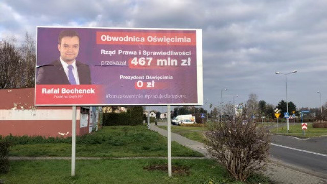 OŚWIĘCIM. Billboardowy „szach mat” posła Rafała Bochenka?