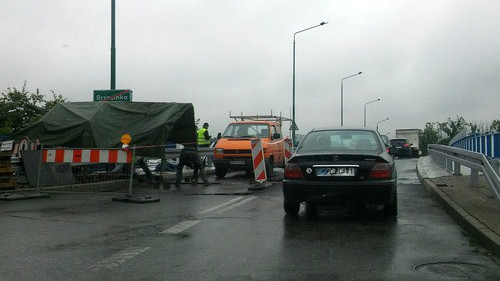 OŚWIĘCIM-BRZEZINKA. Finisz remontu wiaduktu z kilkudniowym poślizgiem, ale... zdążą przed przyjazdem setek tysięcy młodych ludzi!