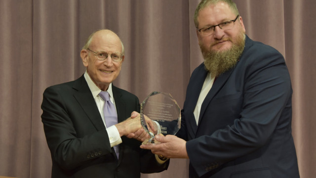 OŚWIĘCIM. Dyrektor Muzeum Auschwitz uhonorowany National Leadership Award USHMM