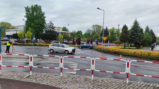 OŚWIĘCIM. Groźny wypadek samochodów pod centrum kultury