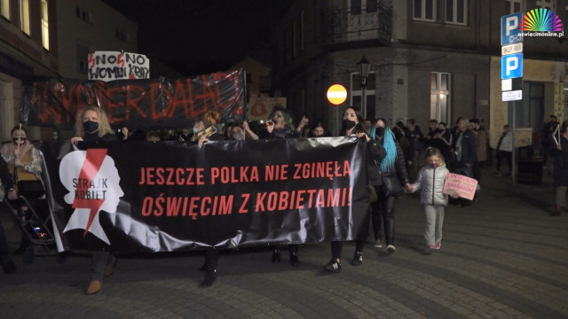 OŚWIĘCIM. Kilkaset osób w proteście kobiet w Oświęcimiu!