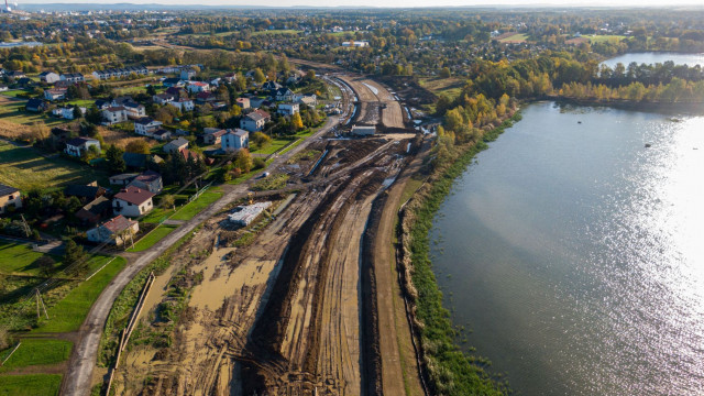 OŚWIĘCIM. Listopadowy przelot dronem nad budową nowej obwodnicy do drogi S1