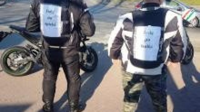 Oświęcim. Motocykliści podziękowali policjantom za służbę w czasie epidemii