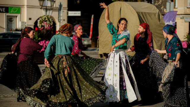 OŚWIĘCIM. Na Rynek Główny przybył Teatr Migro „Drom-ścieżkami Romów”