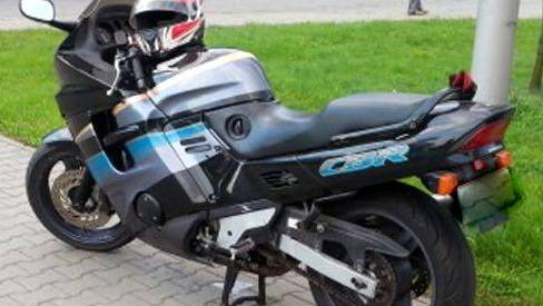 OŚWIĘCIM. Niebiezpieczny pościg za motocyklistą zakończony sukcesem oświęcimskich policjantów