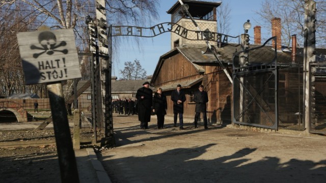 Oświęcim. Niemiecka Kanclerz i polski Premier w Miejscu Pamięci Auschwitz na 10-lecie Fundacji Auschwitz-Birkenau