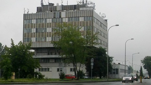 OŚWIĘCIM. Stoi i straszy. Hotel „Glob” dogorywa i czeka na rozbiórkę, a miasto toczy spór sądowy z PKP