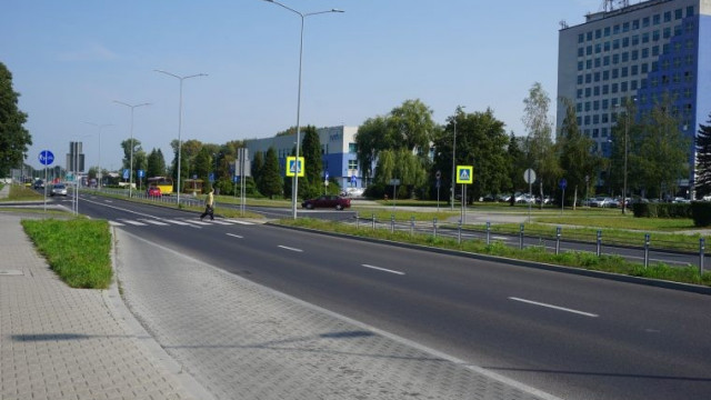 OŚWIĘCIM. Sygnalizacja świetlna na niebezpiecznym przejściu dla pieszych i rowerów w pobliżu Multimedu?