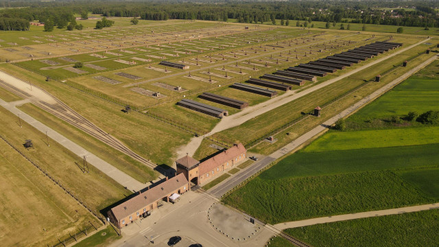 OŚWIĘCIM. W 2022 r. Muzeum Auschwitz odwiedziło ponad 1 milion 184 tysiące osób