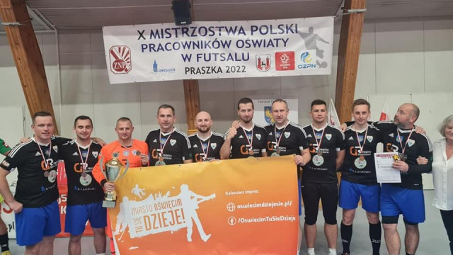 OŚWIĘCIM z medalem Mistrzostw Polski Pracowników Oświaty w Futsalu