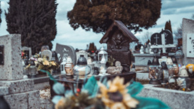 Oświęcim. Zmiany w zasadach wynajmu pasa drogowego przy cmentarzu komunalnym w okresie Wszystkich Świętych
