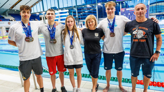 Oświęcimscy pływacy na podium mistrzostw Polski – FOTO