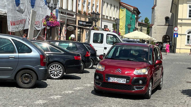 Oświęcimski Rynek Główny bez samochodów?