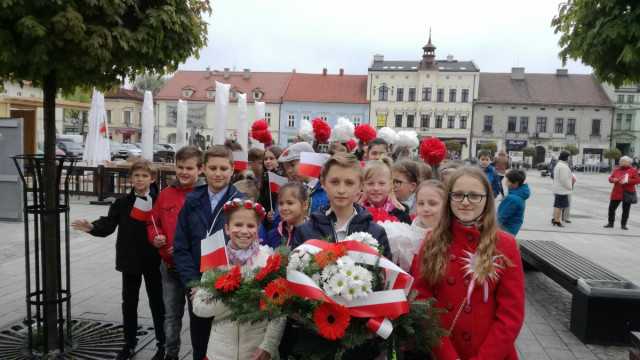 Patriotycznym pochodem Oświęcim uczcił 226. rocznicę uchwalenia Konstytucji 3 Maja