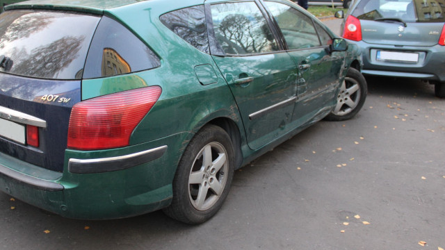 Pijany 29-latek kradnie auto i rozbija je w Oświęcimiu! Szybka reakcja mieszkańca zapobiegła tragedii