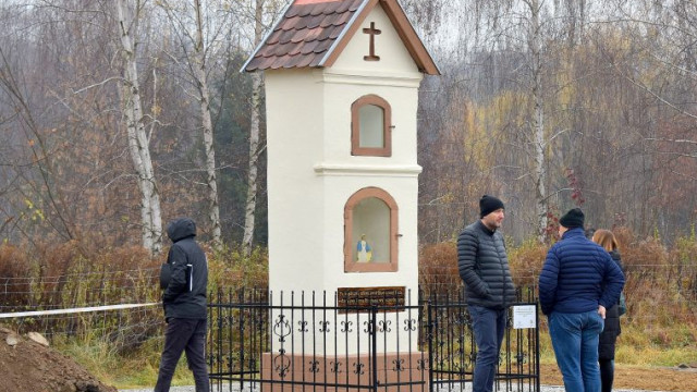 Po konserwacji kapliczka przy „Chemiku” znów cieszy oczy mieszkańców