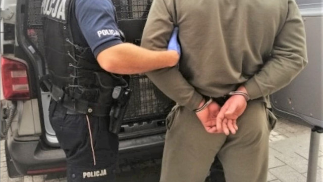 Policja wkroczyła na Zasole i zatrzymała poszukiwanego za pobicie! 45-latek już za kratkami