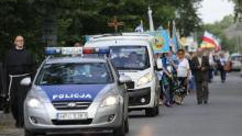 Policjanci dbali o bezpieczny przebieg uroczystości upamiętniających  75. rocznicę męczeńskiej śmierci św. Maksymiliana  Kolbego