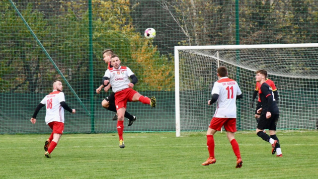 Porażka lidera z Malca. Derby dla Rajska