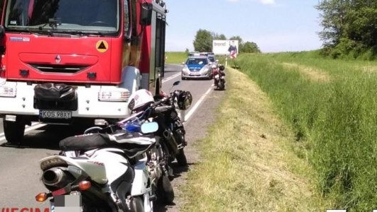 Poślizg motocykli na plamie oleju – FOTO