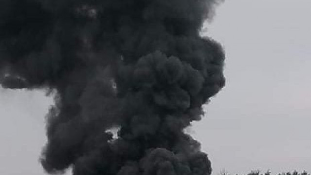 Potężny pożar w Chełmku. Płonie hala produkcyjna – FILM,FOTO!