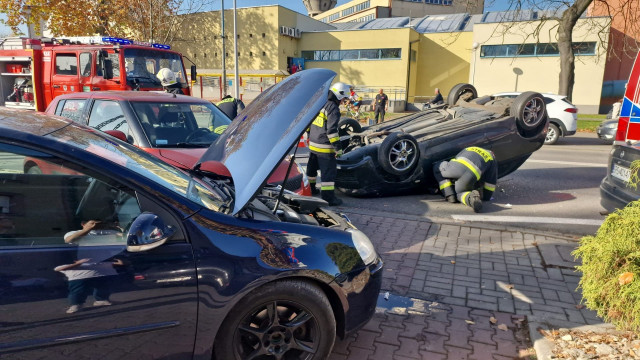 Poważny wypadek w Brzeszczach. Trwa akcja ratownicza