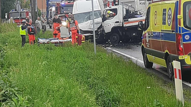 Poważny wypadek we Włosienicy. DK44 zablokowana – FOTO!