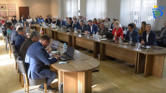 POWIAT. Ostatnia sesja rady powiatu kadencji 2014-2018