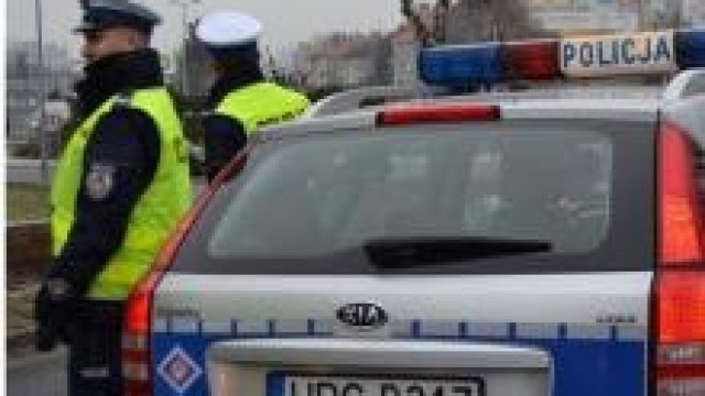 Powiat oświęcimski. Akcja  „Boże Narodzenie 2019”…  trwa. Policjanci apelują o zmniejszenie prędkości,  trzeźwość oraz rozsądek za kierownicą.
