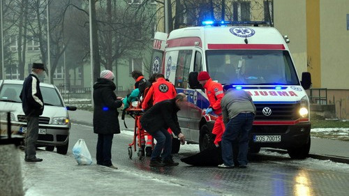 POWIAT. Ślisko na chodnikach i ulicach. Na SORze zwiększony ruch