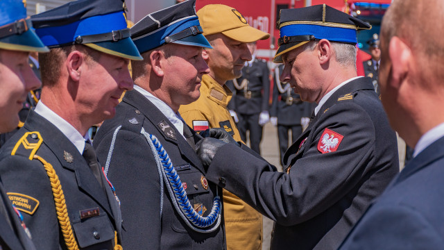 Powiatowe Obchody Dnia Strażaka 2025 – uroczysty apel i liczne wyróżnienia – ZDJĘCIA!