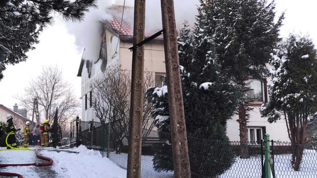 Pożar domu w Bulowicach. Trwa akcja ratowniczo-gaśnicza