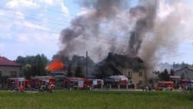Pożar stolarni oraz budynku mieszkalnego w Bielanach
