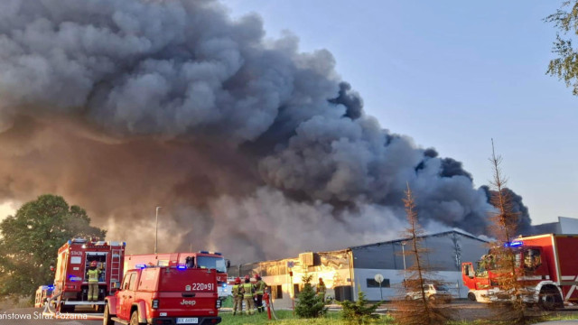 Pożar zakładu produkcyjnego w Malcu „złapany” – FILM
