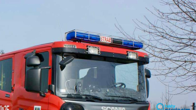 Problem na ulicy Mickiewicza. Ciężarówka w rowie