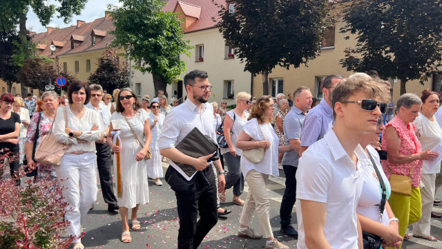 Procesja Bożego Ciała przeszła ulicami Oświęcimia – FILM, FOTO