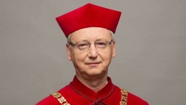 Prof. Jacek Popiel, 306. rektor UJ jest stąd