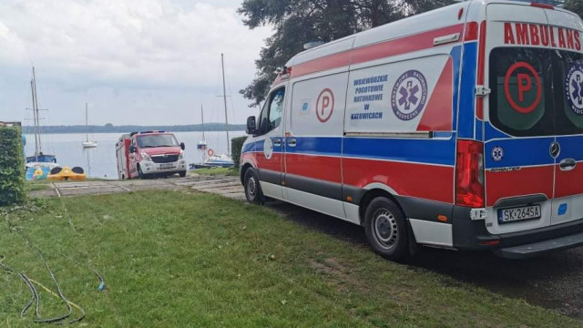Przewrócona łódź na Zbiorniku Dziećkowice, w akcji strażacy z powiatu oświęcimskiego – ZDJĘCIA!