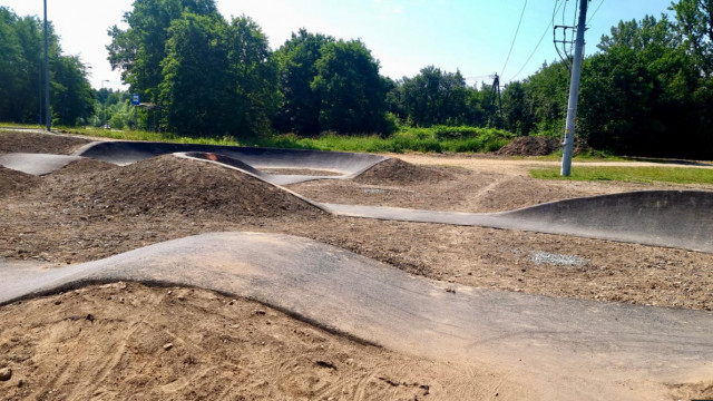 Pumptrack już gotowy. To świetna atrakcja dla dzieci i młodzieży – FOTO